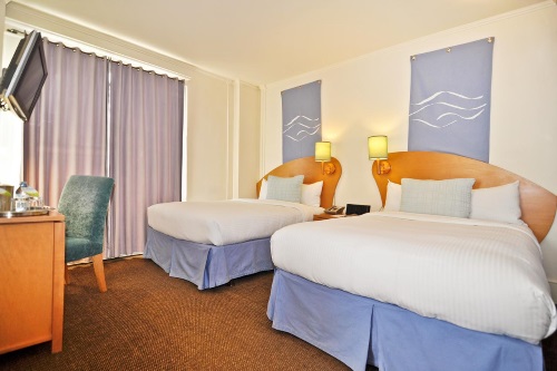 Metropolis Hotel kamer 2 double beds